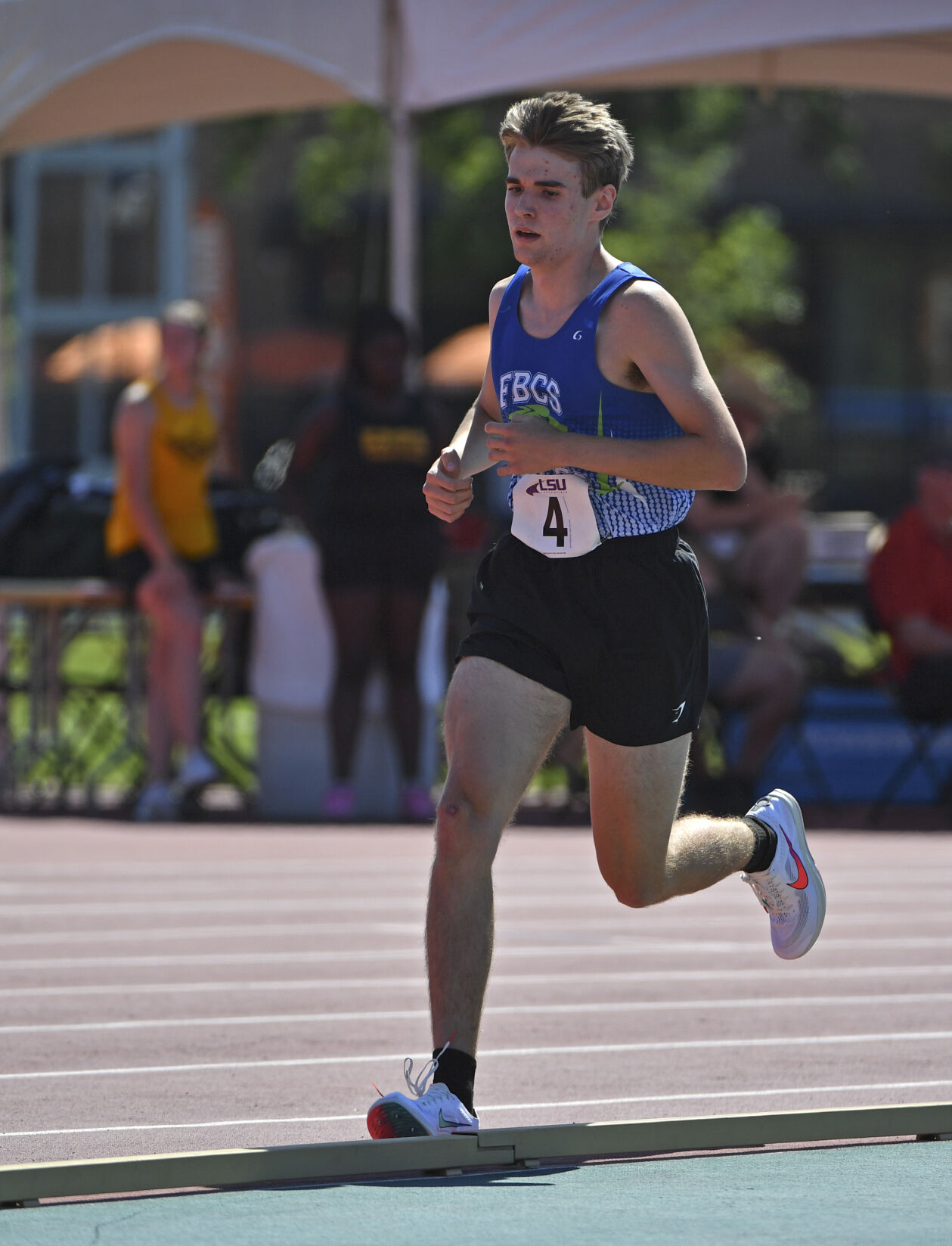 BR.lhsaatrackgallerythu.050721 HS 514.JPG